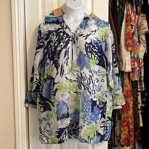 Silhouettes sized 2X swim cover up with hood